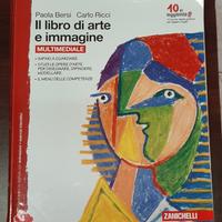 Libro scolastico per Scuola Media. 