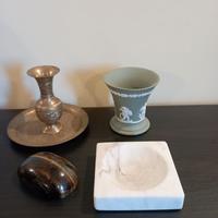 Occhio di gatto, marmo, ottone, Wedgwood.