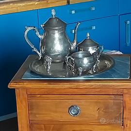 Servizio da tè argentato