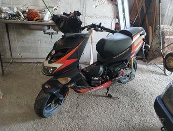 Aprilia SR 50  --Con libretto