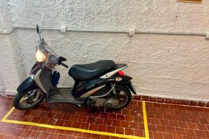 Posti moto/scooter/bici elettrica ?
