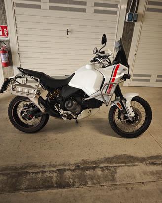 Ducati Desert x 