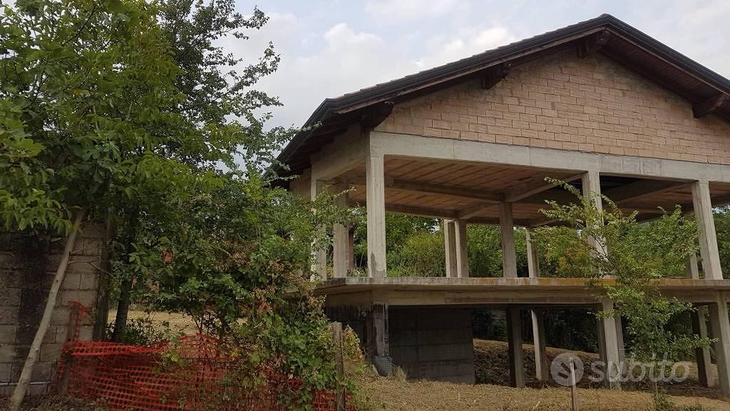 Rustico / Casale di 1845 m² a Frosinone - Vista 4