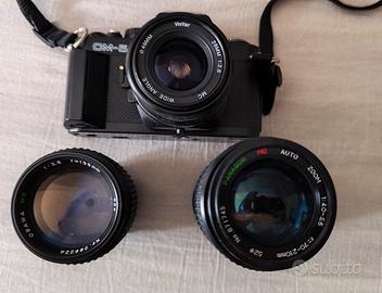 Macchina fotografica analogica e obiettivi