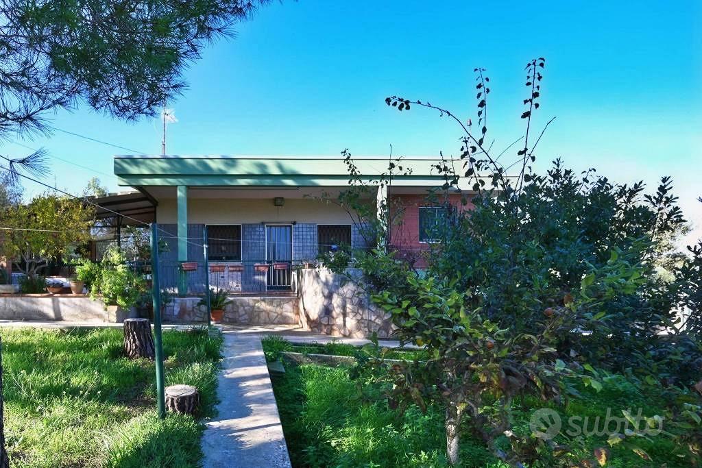 Villa di 140 m² con 5 locali a Putignano - View 2