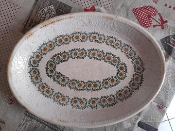 Piatto ovale da portata marchiato