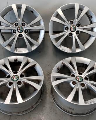 KIT 4 CERCHI IN LEGA ALFA ROMEO GIULIETTA 2010>201