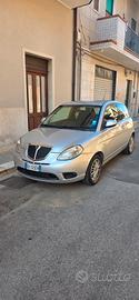 lancia y
