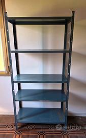 Scaffale metallico grigio a 5 ripiani in metallo