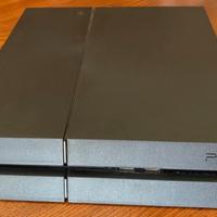 play station 4 con controller rosso e gta5 