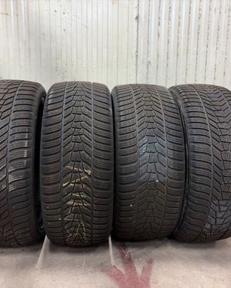 X4 Hankook 215/40R18 Invernali