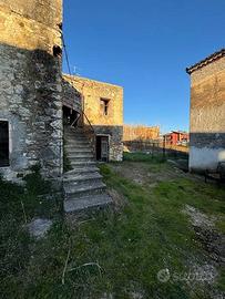 Rustico / Casale di 3110 m² a Monte San Giovanni C