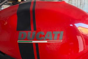 DUCATI MONSTER 900s
