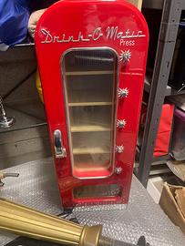 FRIGO DISTRIBUTORE LATTINE BIBITE