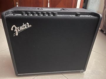 Amplificatore Fender Mustang GT100 con pedaliera