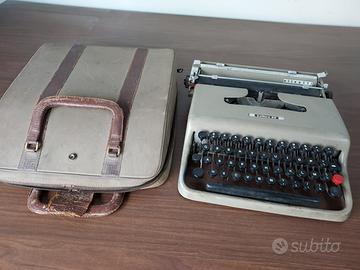 Macchina da scrivere Olivetti