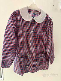 Grembiule da bambina mai utilizzato