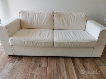 Divano in stoffa color bianco panna