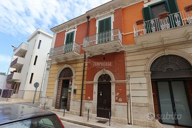 SOLUZIONE INDIPENDENTE 4 VANI CON CANTINA E TERRAZ