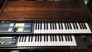 Organo vintageb Hammond Dolphin 9300