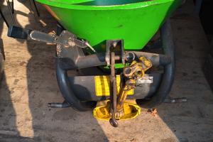 Spandiconcime per trattore