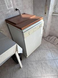 Cucina completa di elettrodomestici