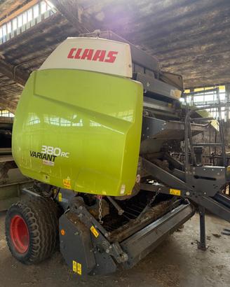 Rotopressa Claas Variant 380
