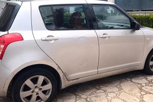Auto Suzuki Swift