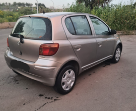 Toyota yaris 1000 benzina