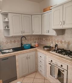 Cucina legno elementi pensili cassetti ante 