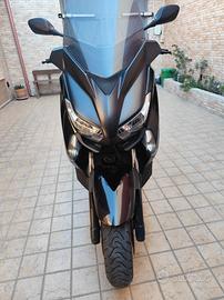 Yamaha XMAX 400