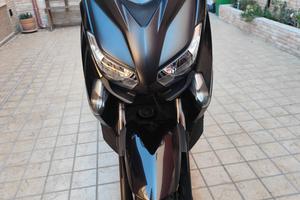 Yamaha XMAX 400