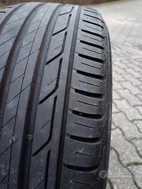 Gomme bridgestone 215 50 18 estive 