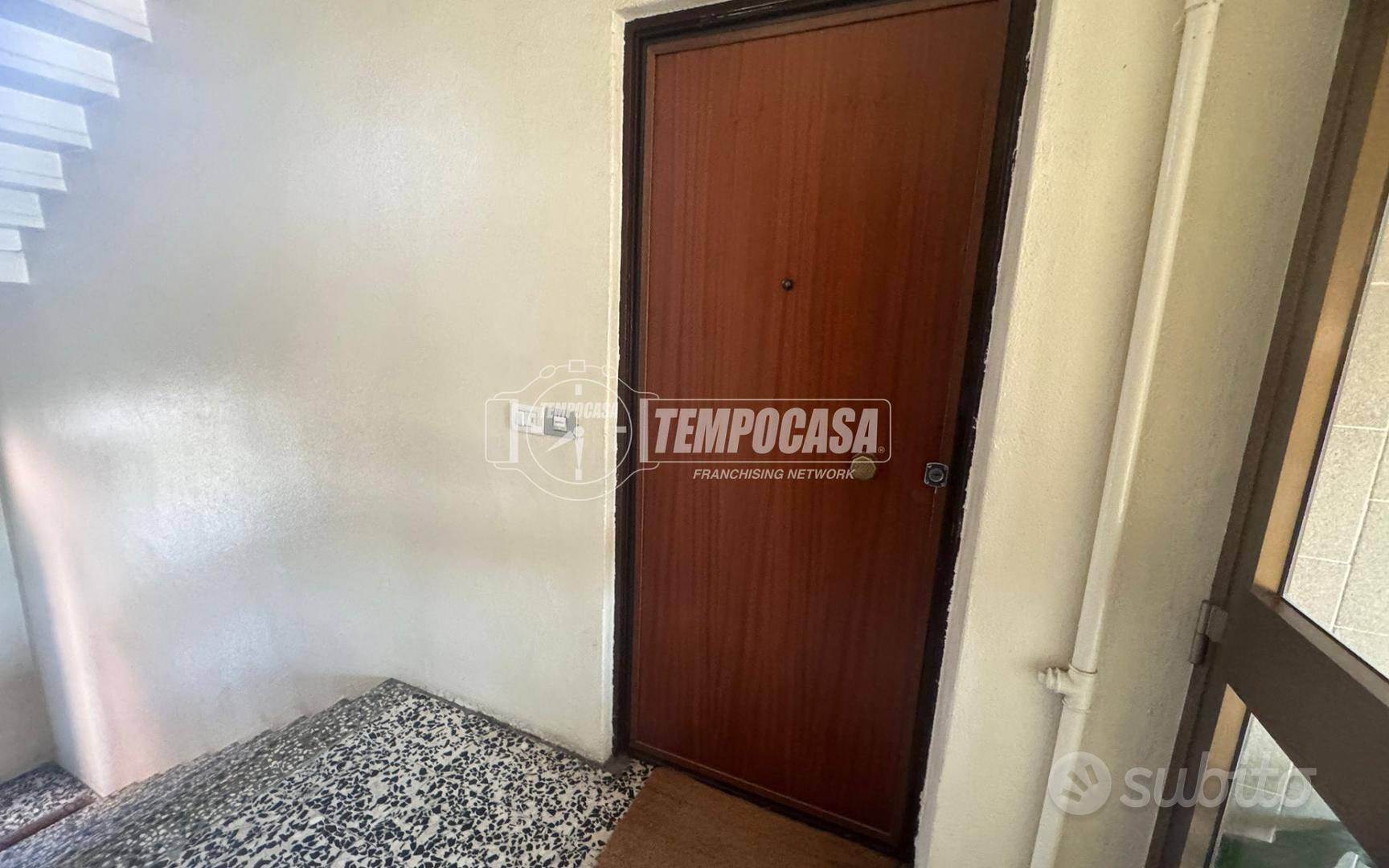2 LOCALI LIBERO SUBITO RISCALDAMENTO AUTONOMO !!! - Vista 2