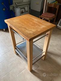 Tavolino con ruote per cucina