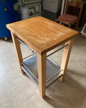 Tavolino con ruote per cucina