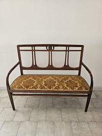 Mobili vintage in legno massello