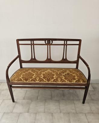 Mobili vintage in legno massello