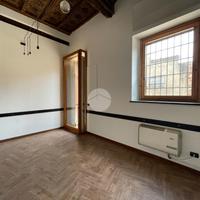 UFFICIO A ROBECCO SUL NAVIGLIO