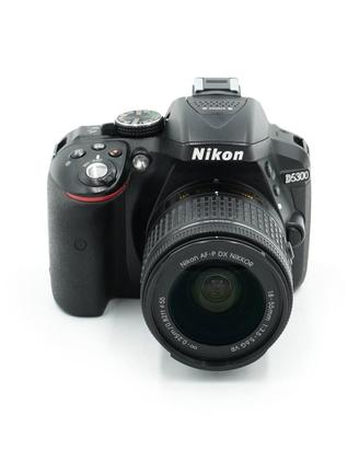 Nikon D5300 - AF-P DX 18-55mm f/3.5-5.6 G VR