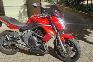 Moto Kawasaki ER6N