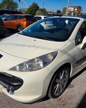 Peugeot 207 1.6 HDi 110CV CC Féline