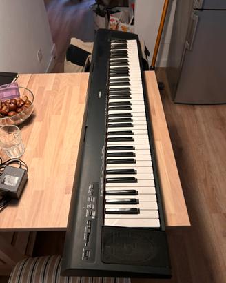 Pianola Yamaha Portable Grand NP30