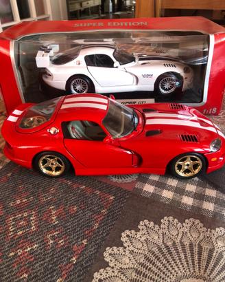 Modello 1:18 Dodge viper rossa nuova
