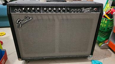 Amplificatore fender 212r