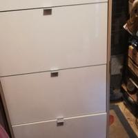 Scarpiera con annesso armadietto