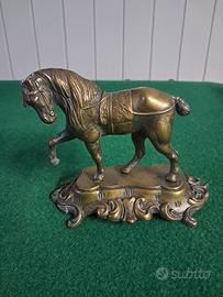 Statuetta soprammobile ottone o bronzo