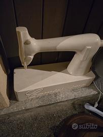 macchina da cucire scultura