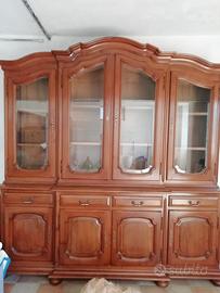 Credenza in stile piemontese in legno massello