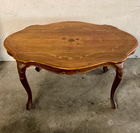 Tavolo salotto in stile